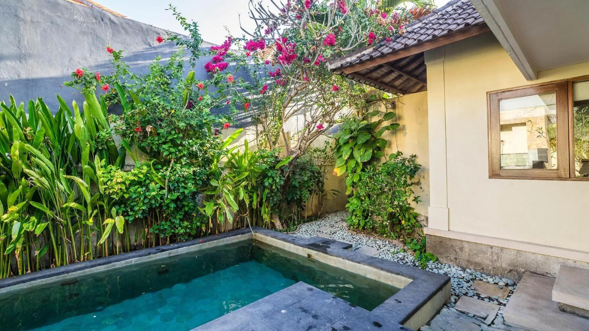 Курортный комплекс Villa Diana Bali Легиан