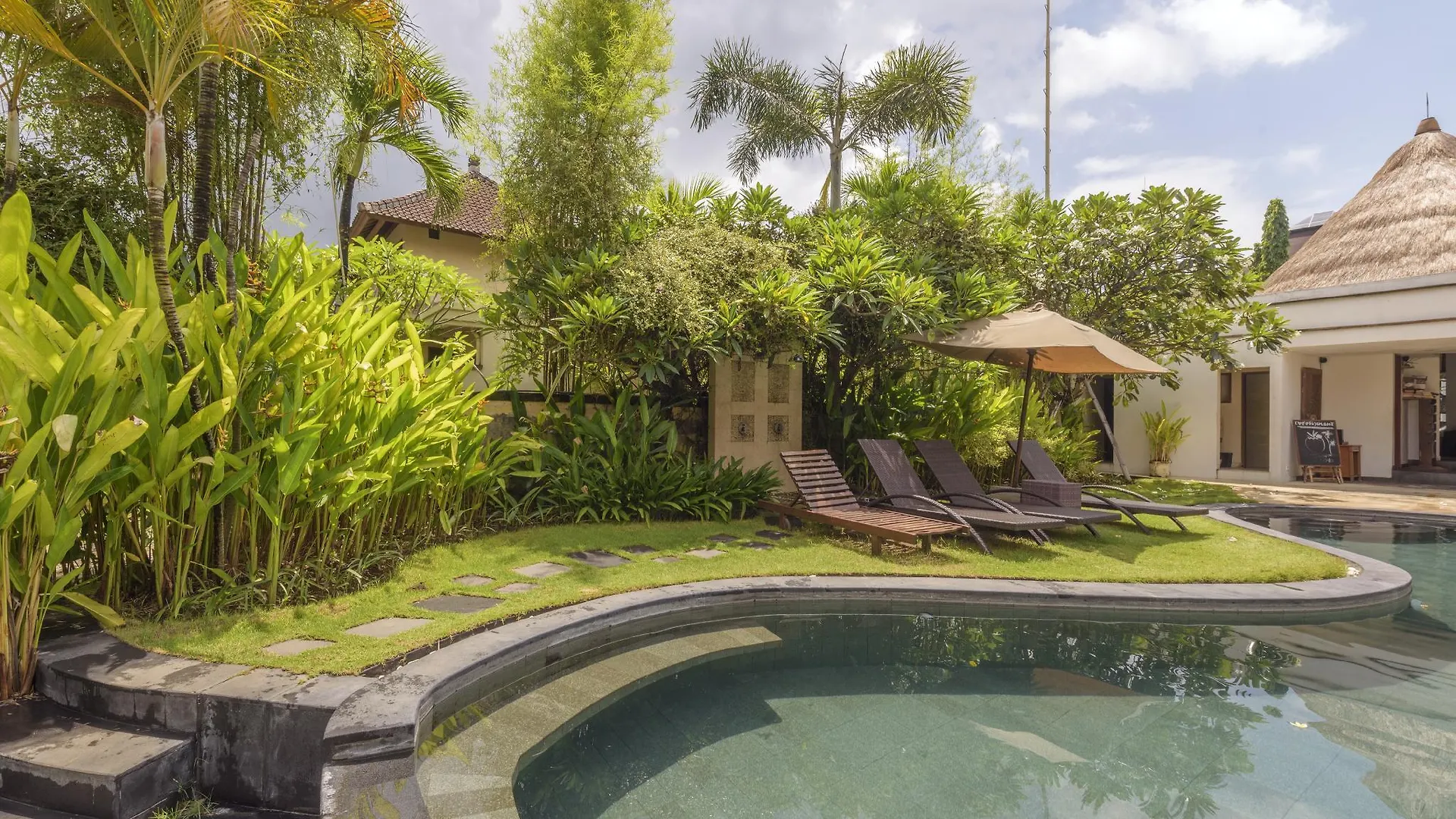 Villa Diana Bali Legian  4*, Legian (Bali)